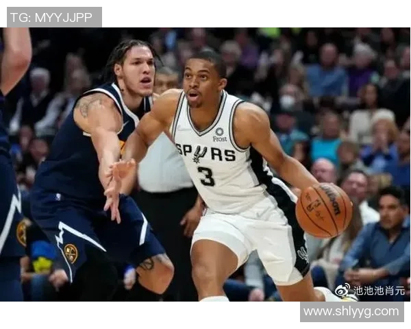 76人马刺夏季联赛激战正酣年轻球员展现无限潜力与激情